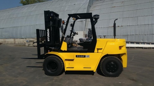 Дизельный погрузчик HYUNDAI 70DF-7 Дизельный погрузчик HYUNDAI 70DF-7