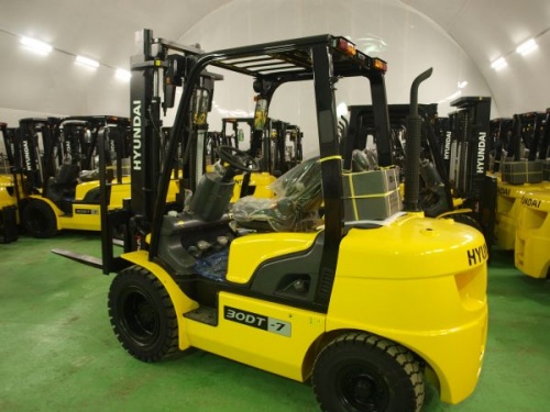 Дизельный погрузчик HYUNDAI 30DT-7 Дизельный погрузчик HYUNDAI 30DT-7