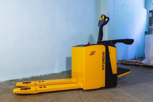 Самоходная тележка HYUNDAI 25EPR Самоходная тележка HYUNDAI 25EPR
