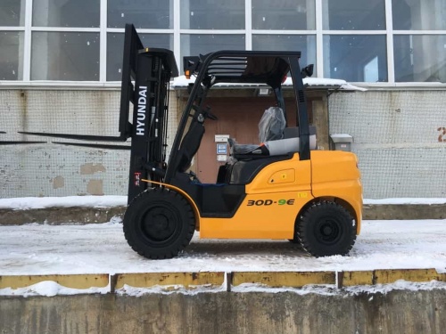 Дизельный погрузчик HYUNDAI 30D-9E