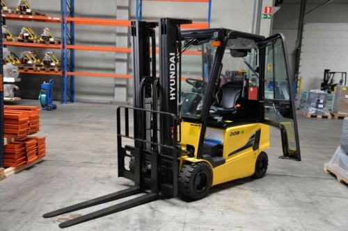 Электрический погрузчик HYUNDAI 20B-9F Электрический погрузчик HYUNDAI 20B-9F